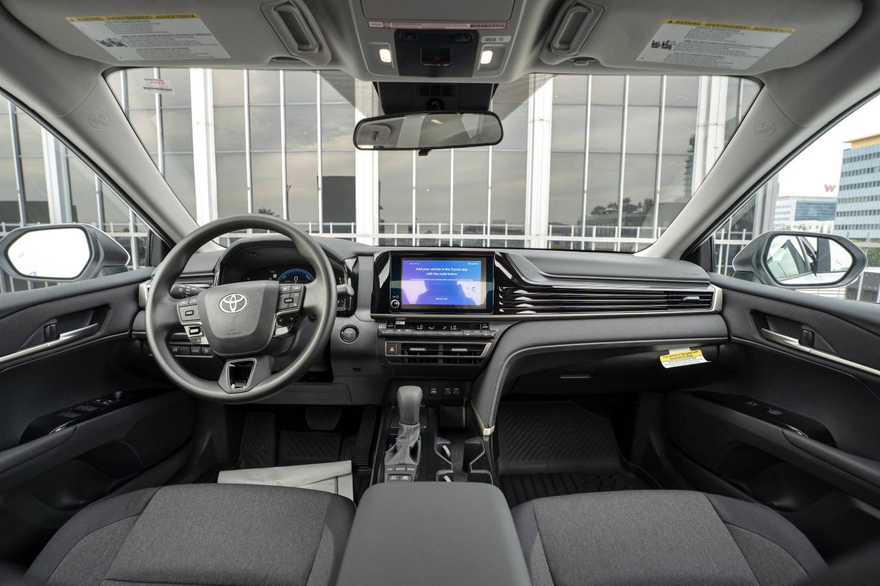 Toyota Camry Hybrid LE 2026