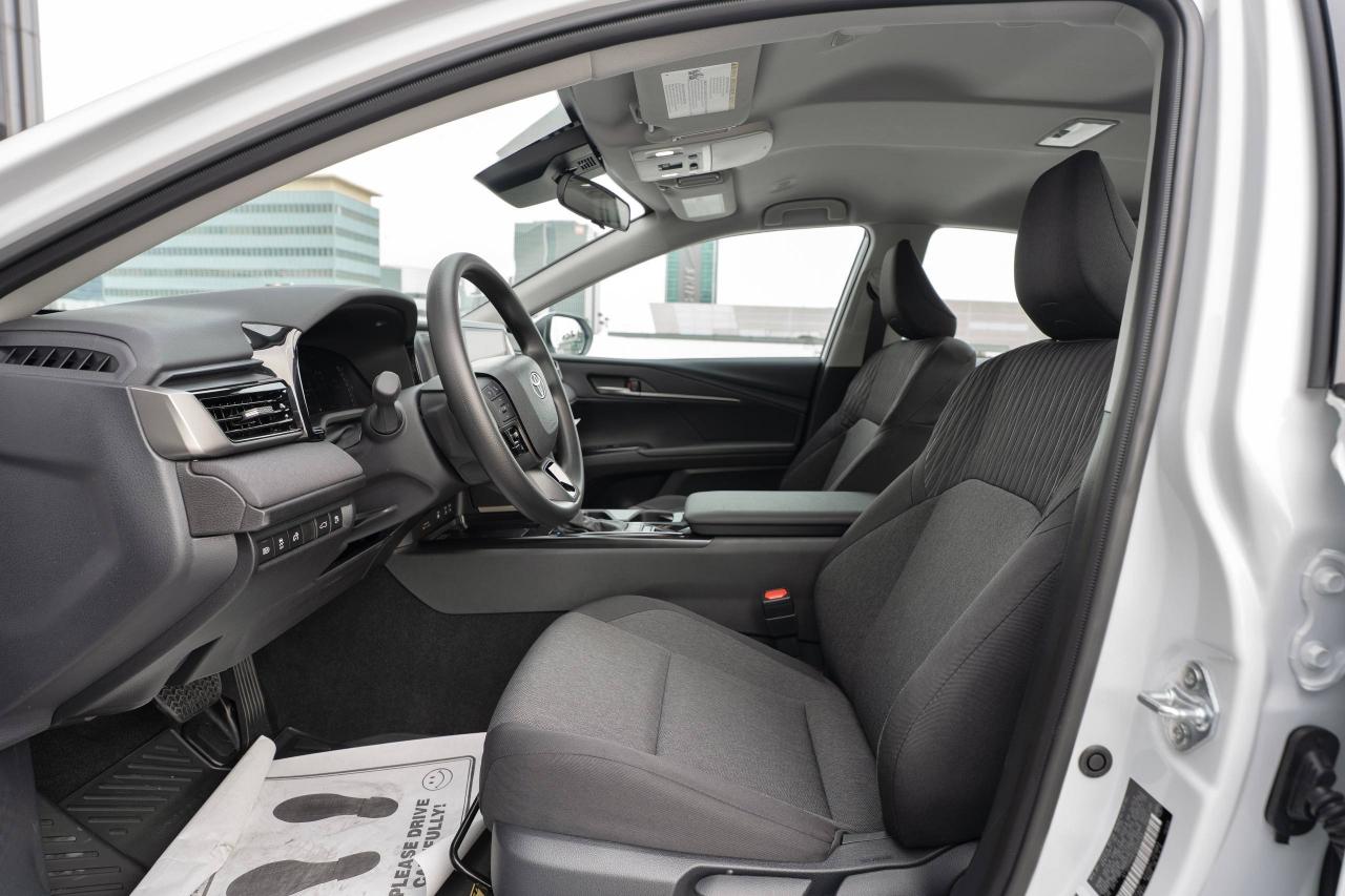 Toyota Camry Hybrid LE 2026
