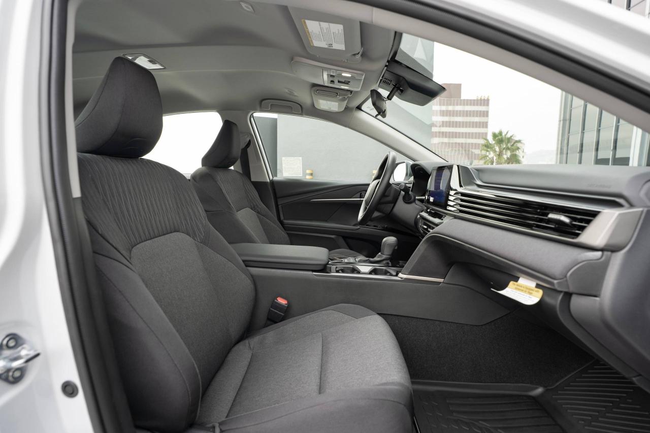 Toyota Camry Hybrid LE 2026