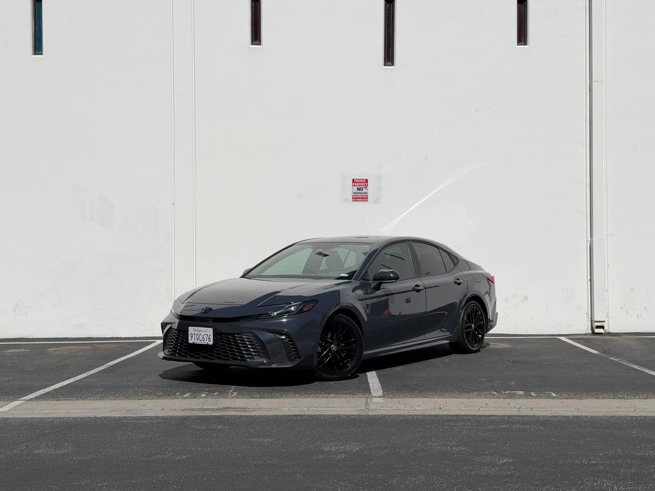 Toyota Camry Hybrid SE 2025