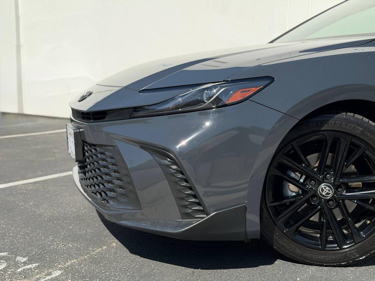 Toyota Camry Hybrid SE 2025