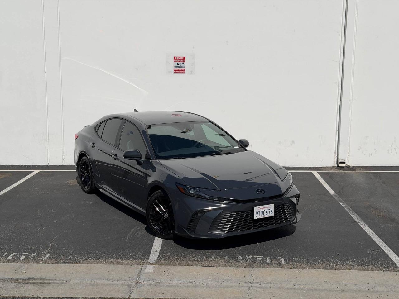 Toyota Camry Hybrid SE 2025