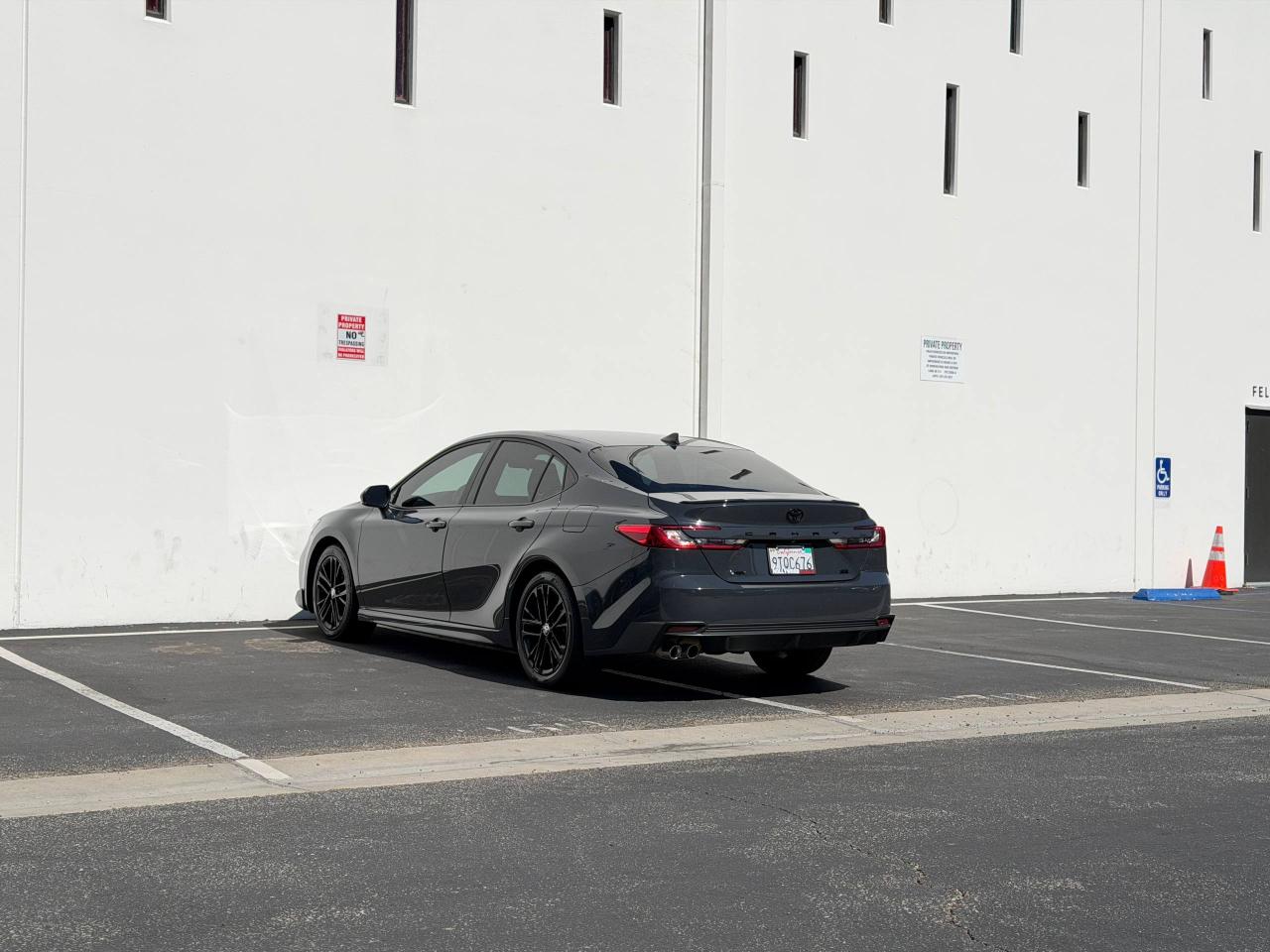Toyota Camry Hybrid SE 2025