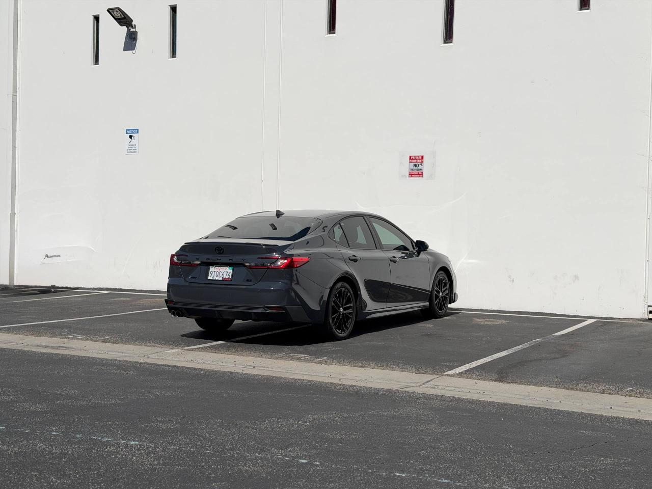 Toyota Camry Hybrid SE 2025