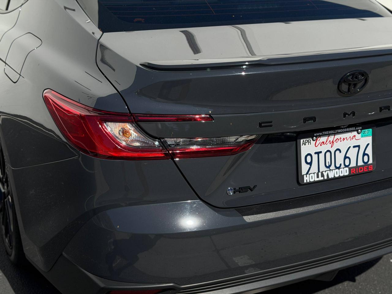 Toyota Camry Hybrid SE 2025