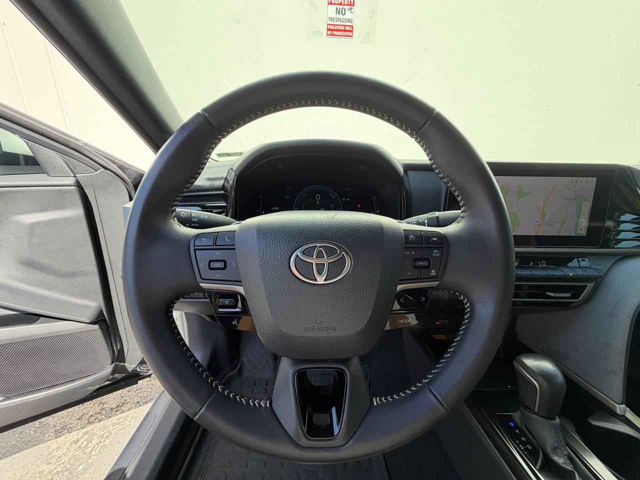 Toyota Camry Hybrid SE 2025
