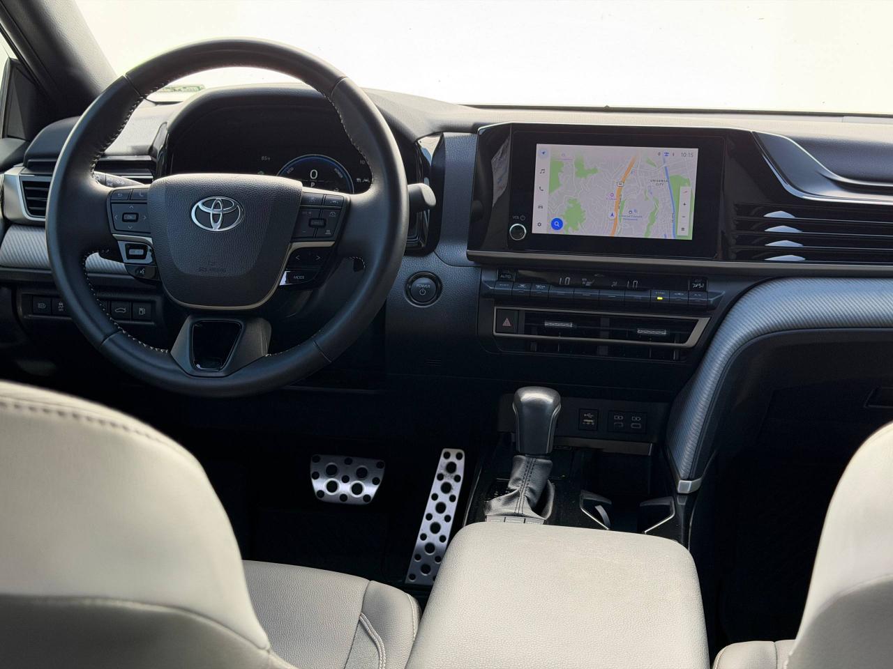 Toyota Camry Hybrid SE 2025