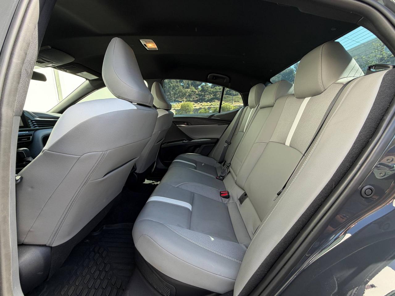 Toyota Camry Hybrid SE 2025