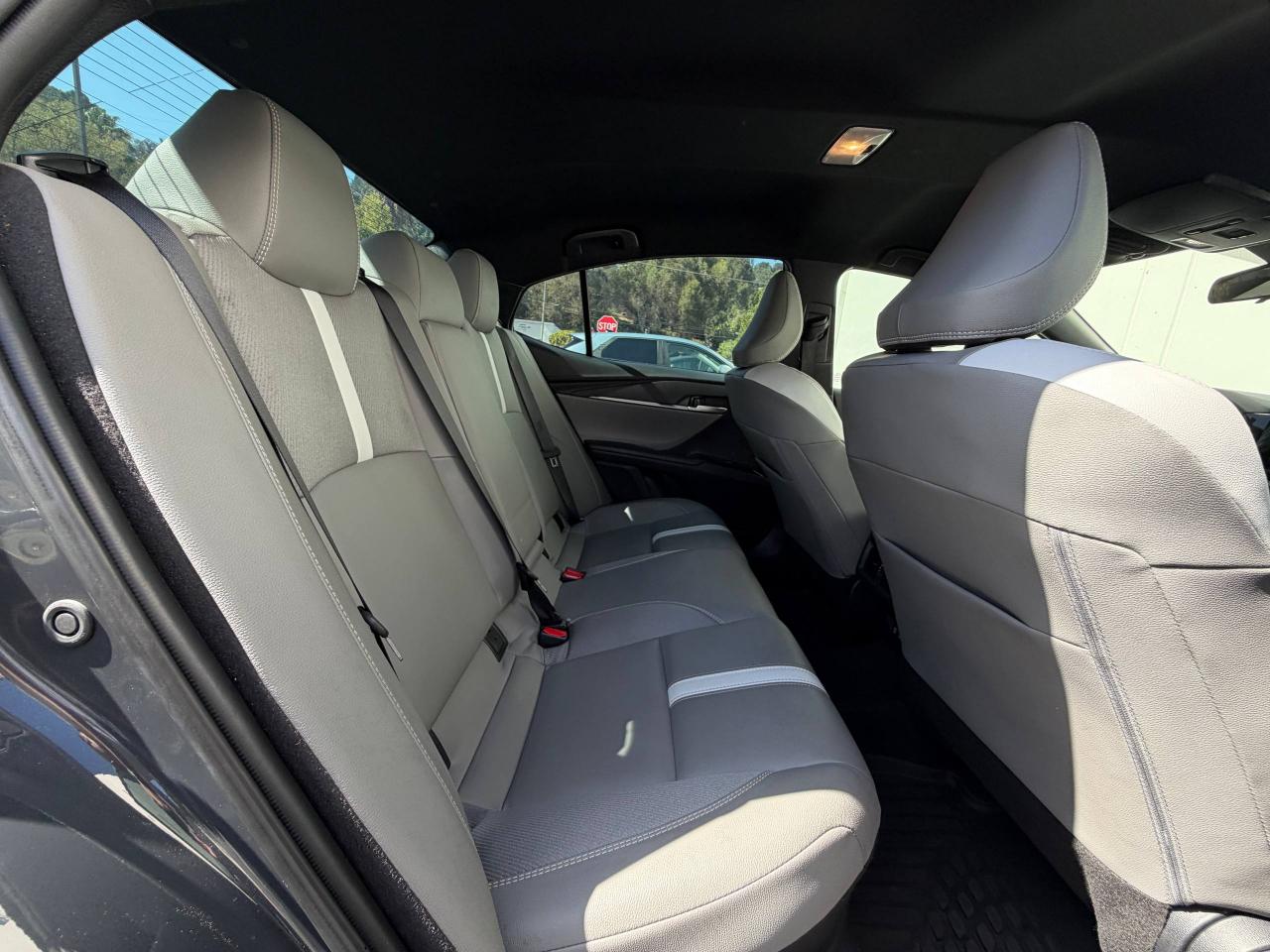 Toyota Camry Hybrid SE 2025