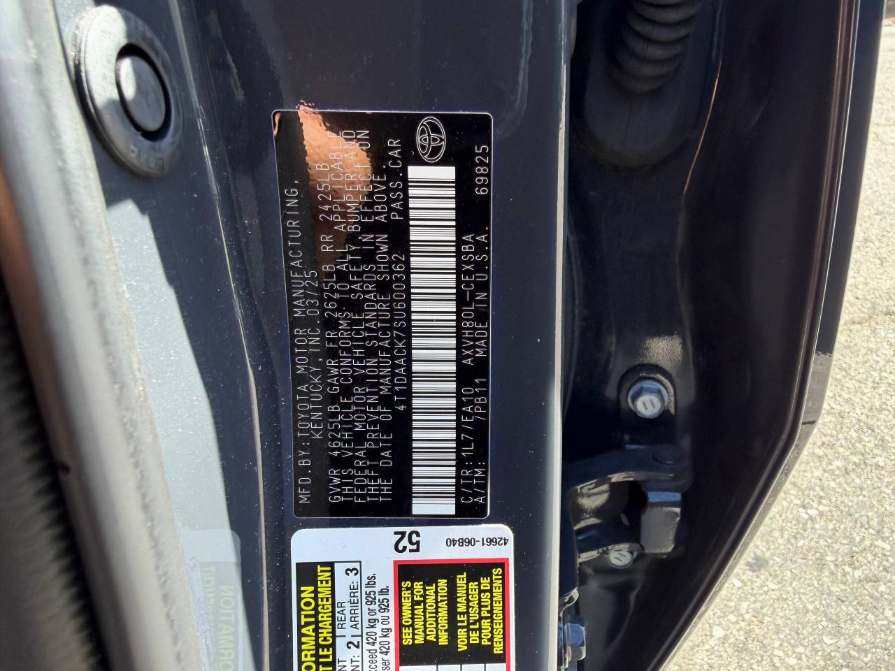 Toyota Camry Hybrid SE 2025