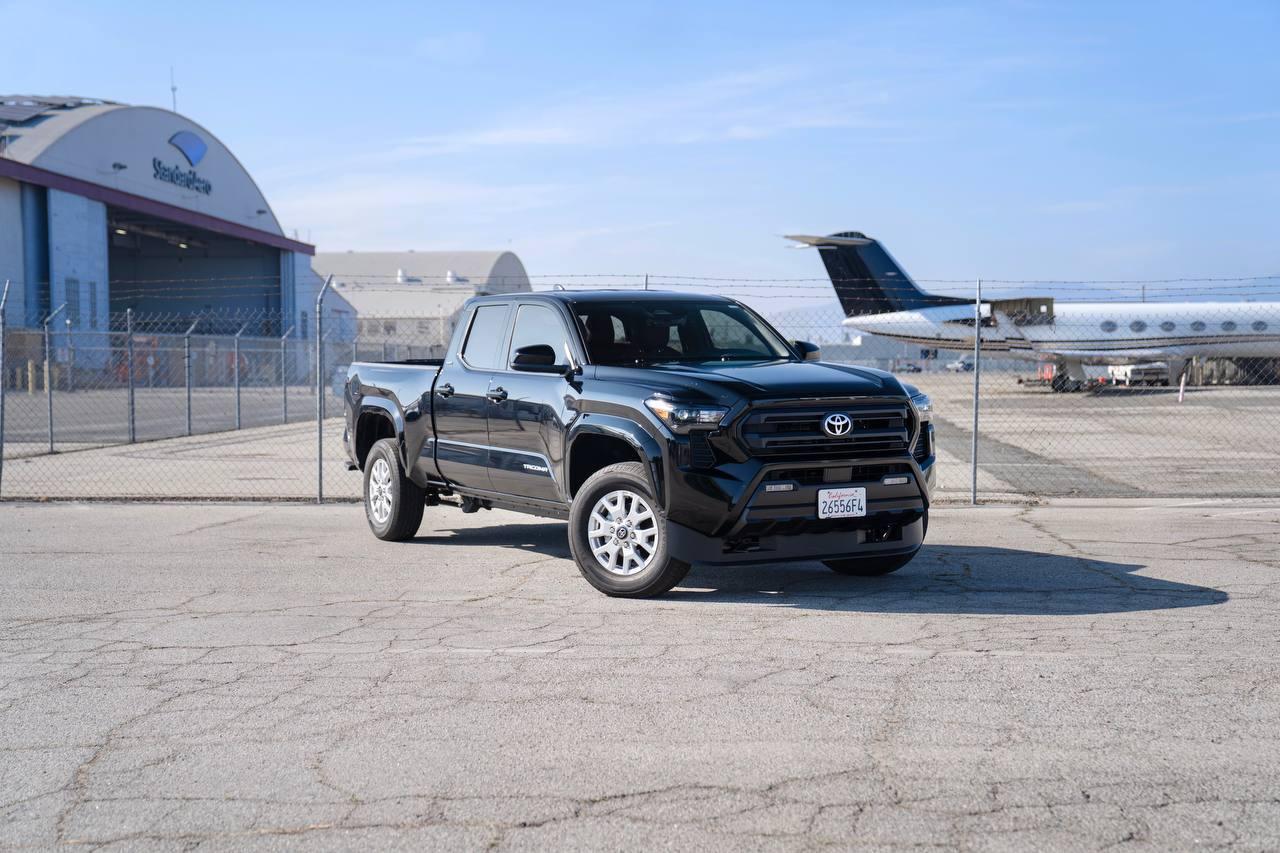 Toyota Tacoma SR5 2025