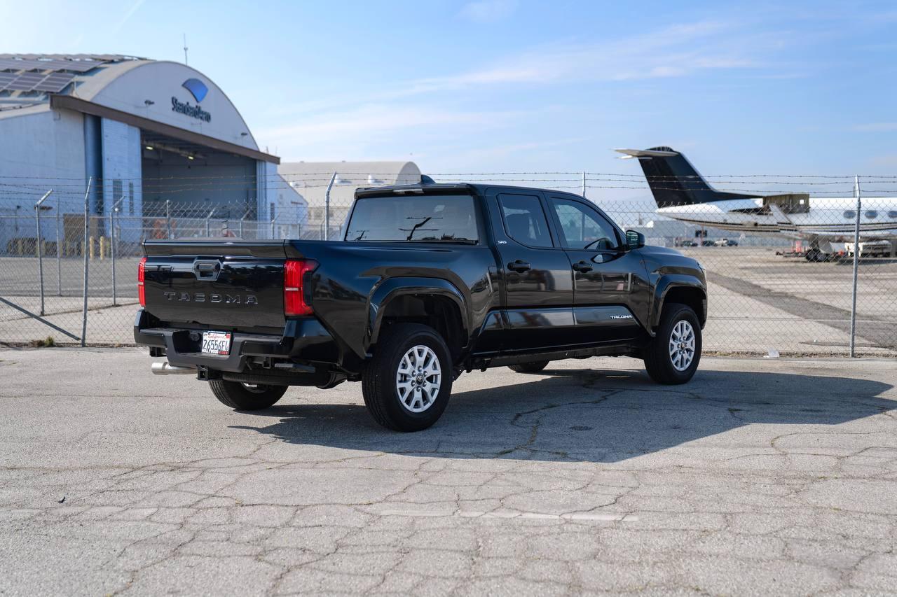 Toyota Tacoma SR5 2025