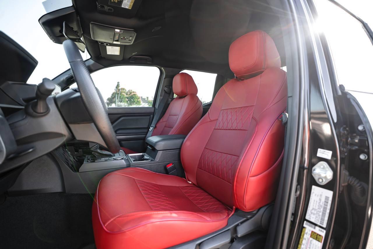 Toyota Tacoma SR5 2025