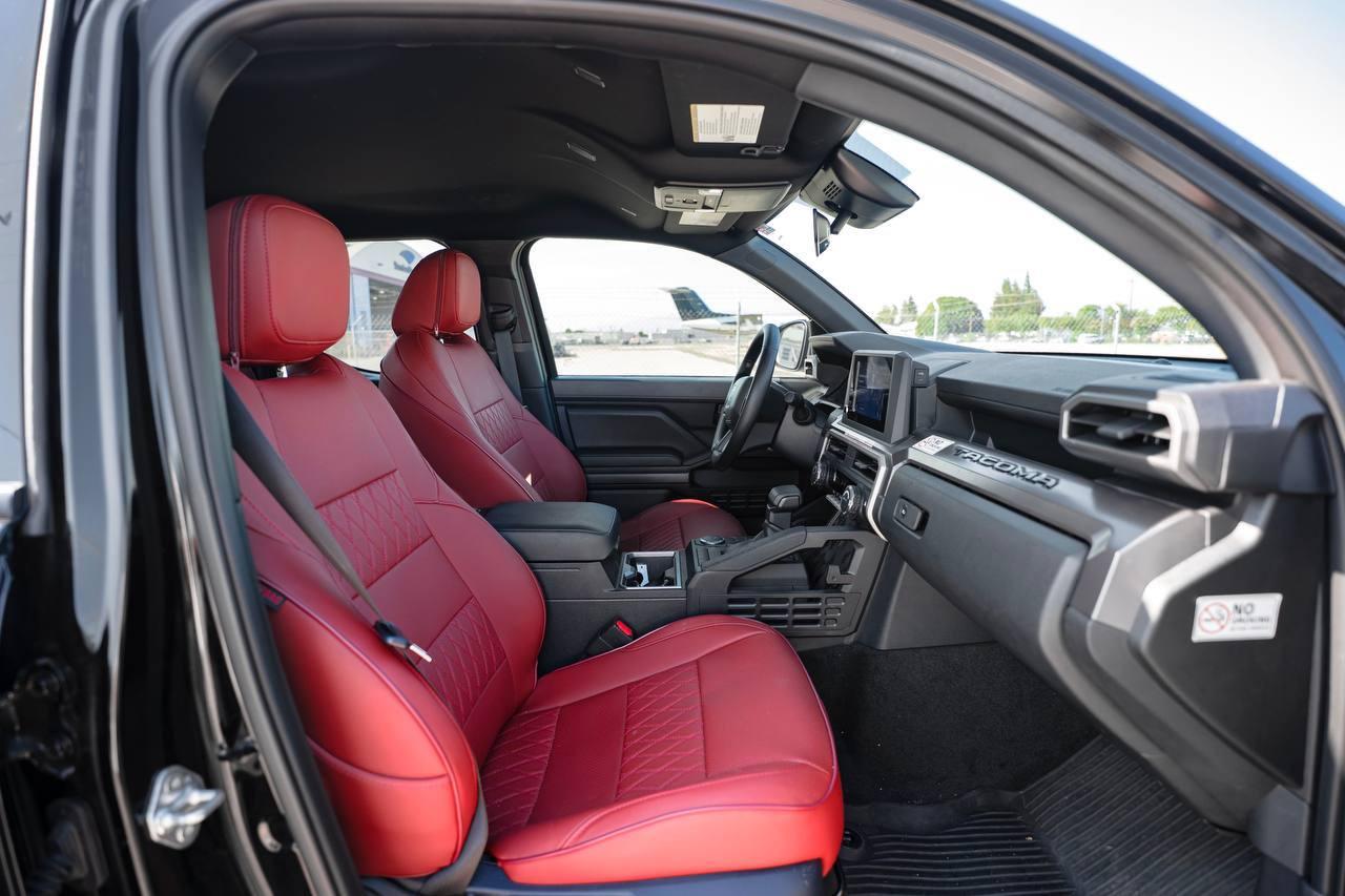 Toyota Tacoma SR5 2025