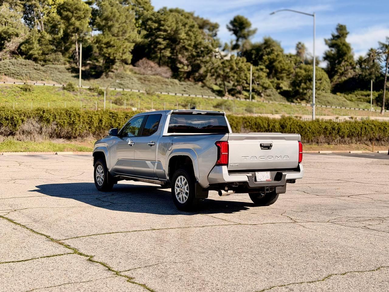 Toyota Tacoma SR5 2026