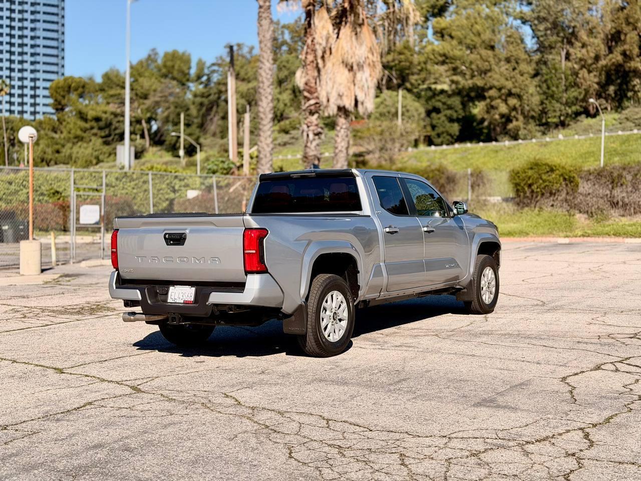 Toyota Tacoma SR5 2026