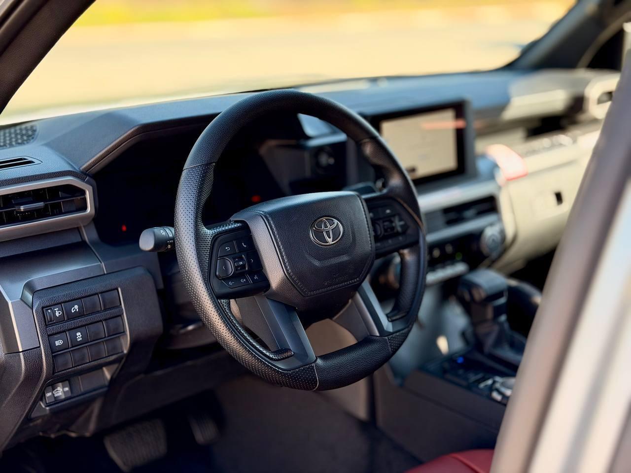 Toyota Tacoma SR5 2026