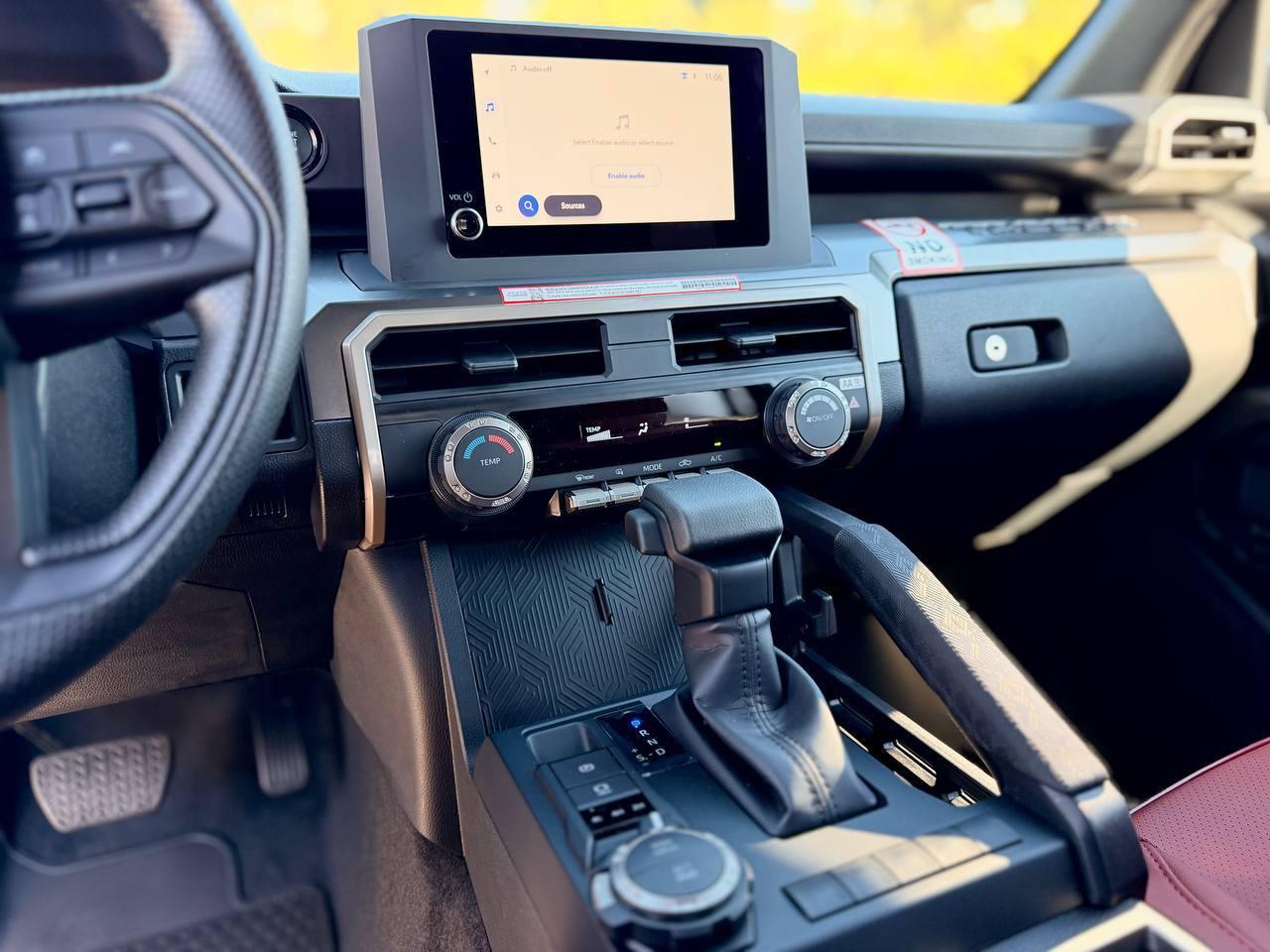 Toyota Tacoma SR5 2026