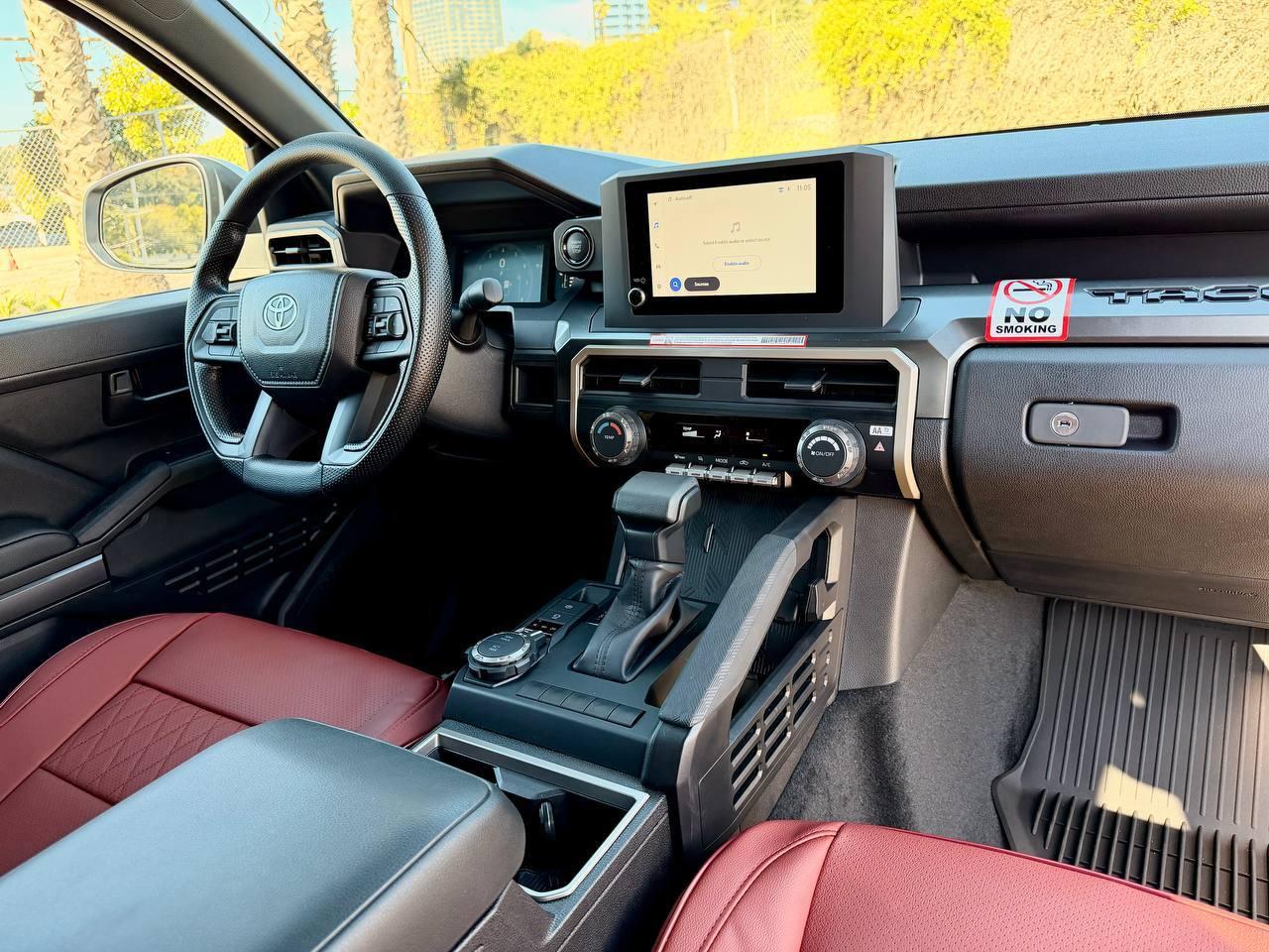 Toyota Tacoma SR5 2026