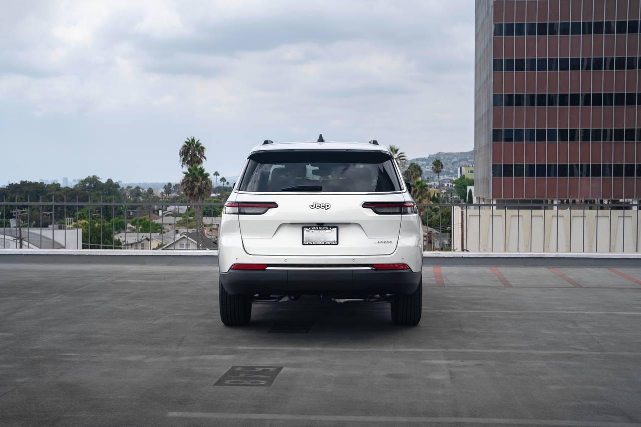 Jeep Grand Cherokee L Laredo 2024
