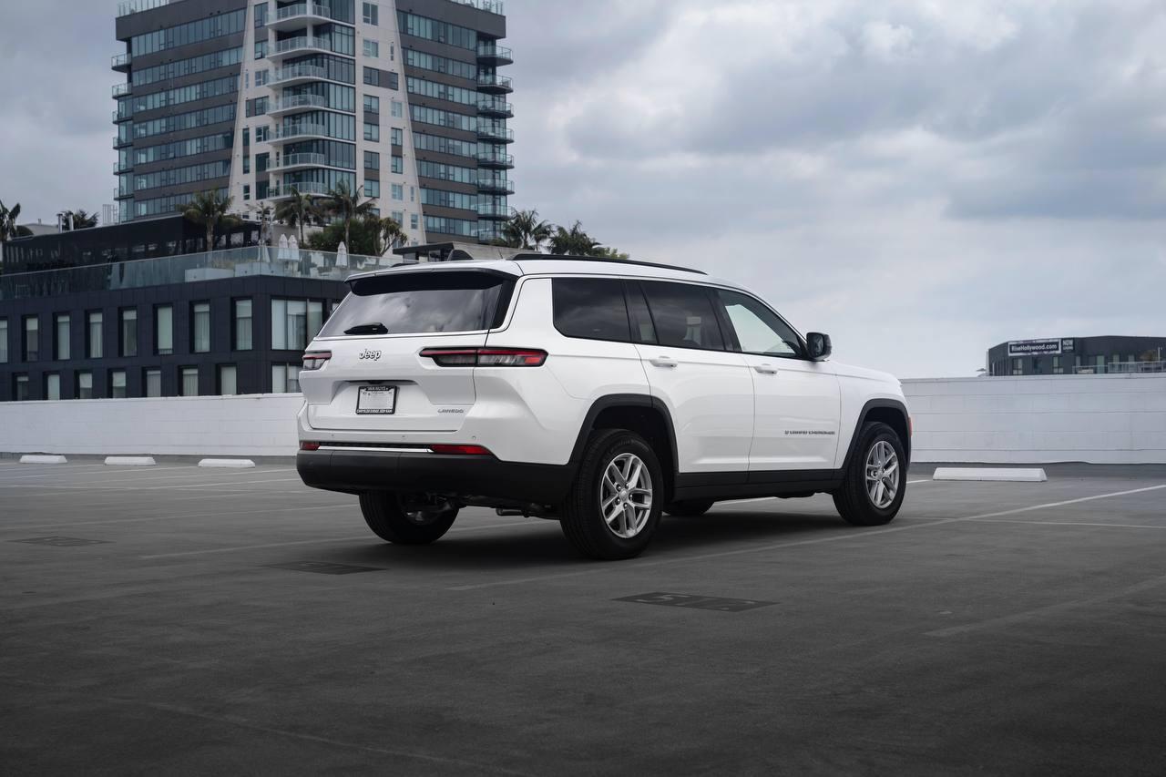 Jeep Grand Cherokee L Laredo 2024