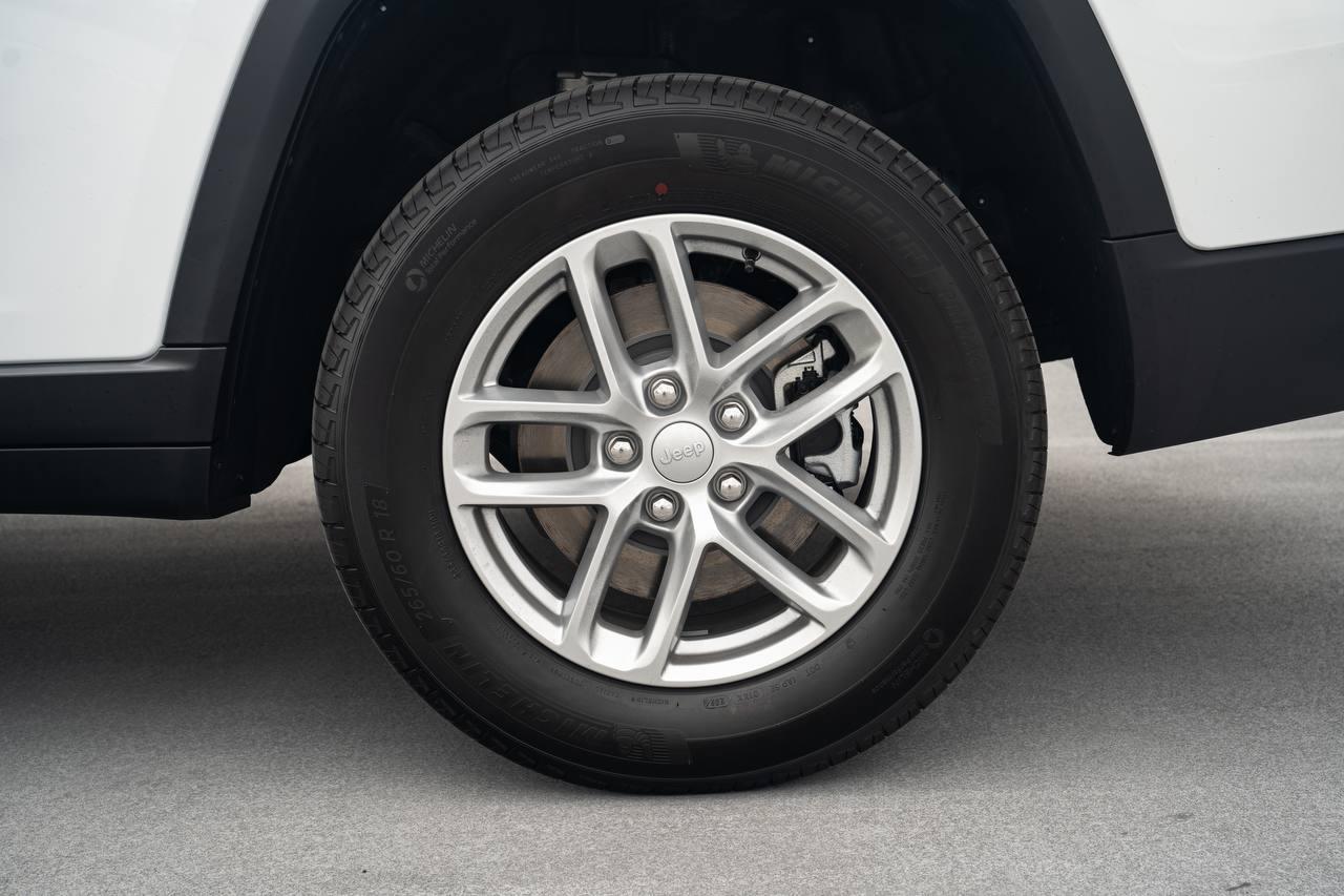 Jeep Grand Cherokee L Laredo 2024