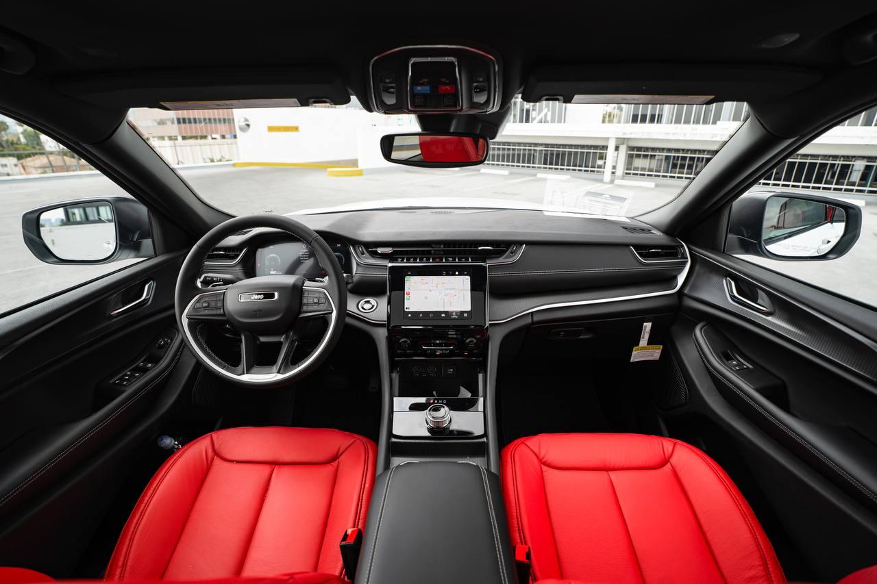 Jeep Grand Cherokee L Laredo 2024