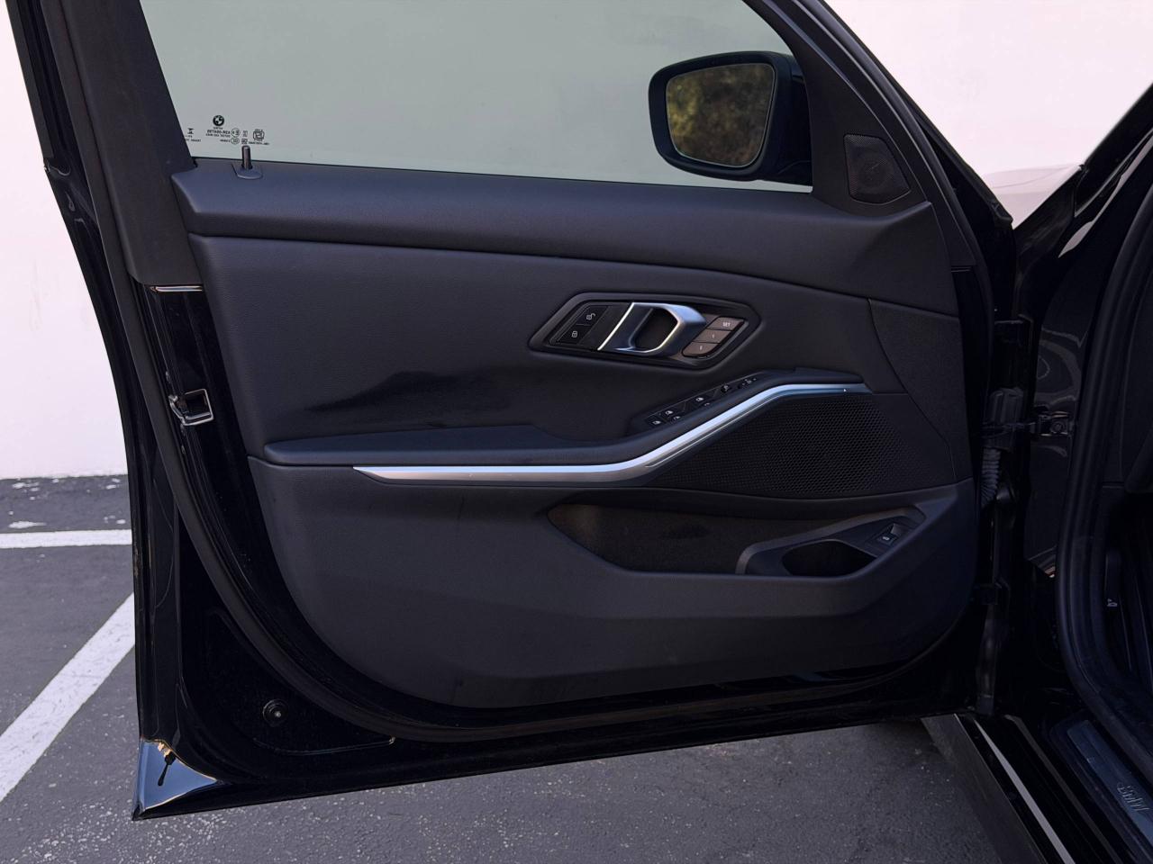 BMW 3-Series 330i 2025