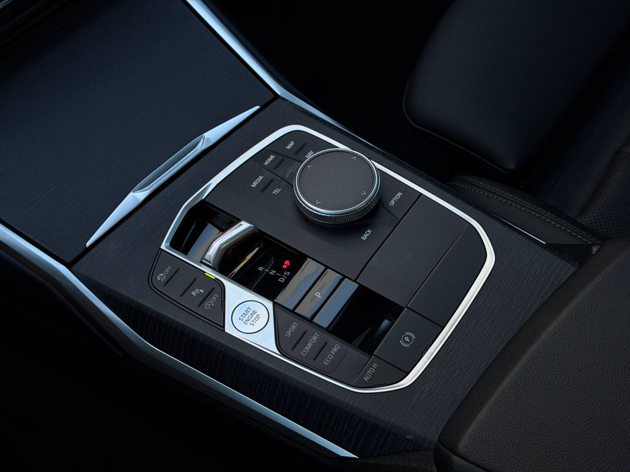 BMW 3-Series 330i 2025