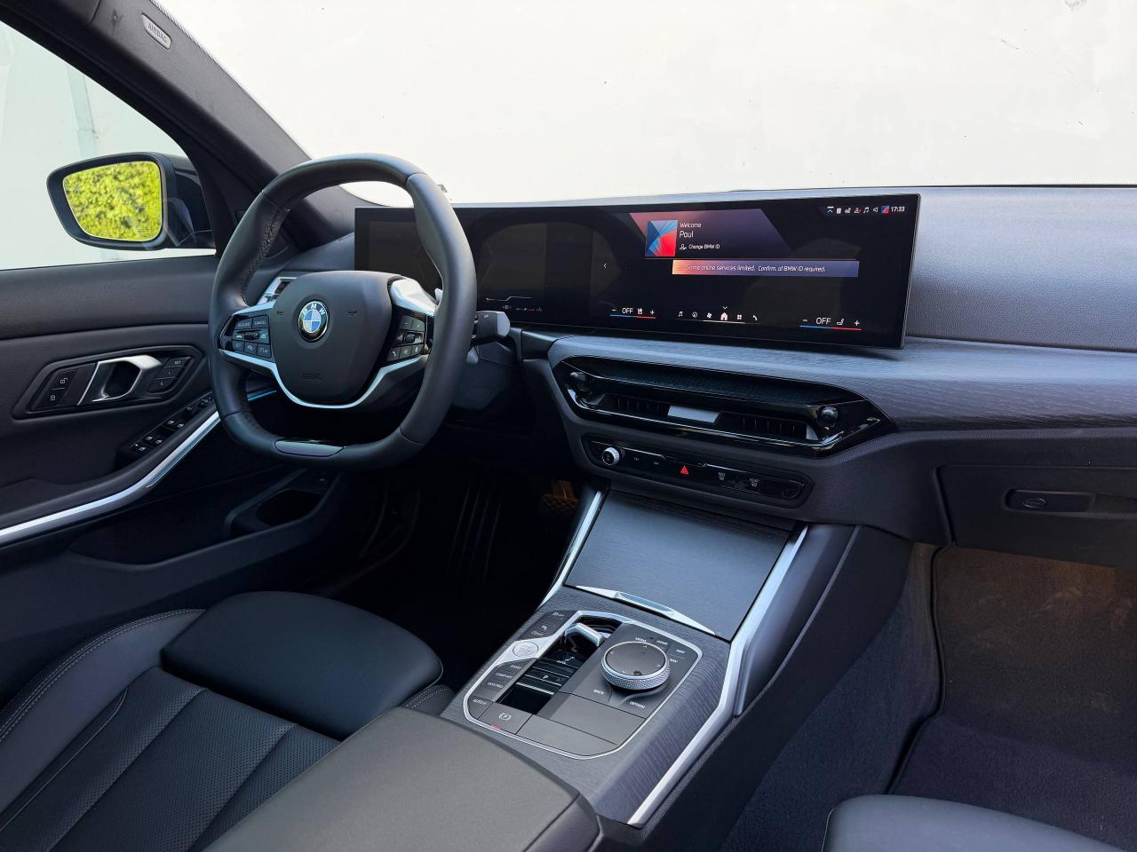 BMW 3-Series 330i 2025