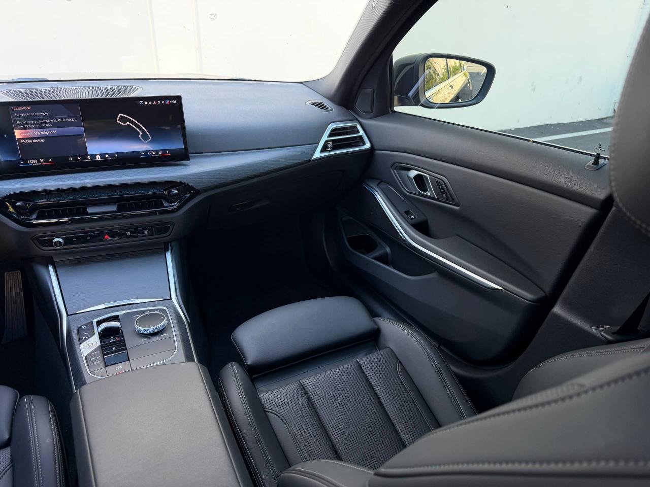 BMW 3-Series 330i 2025