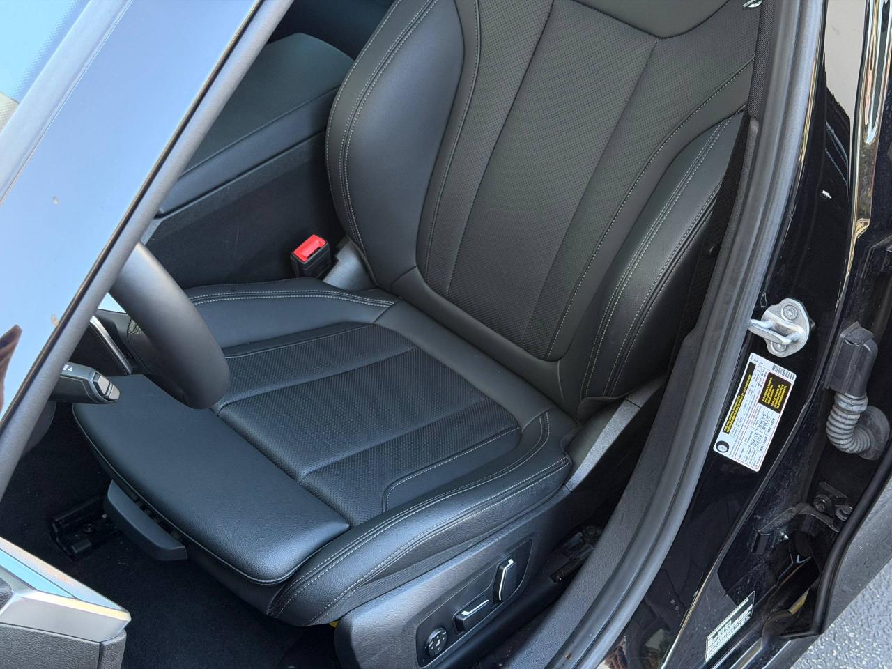 BMW 3-Series 330i 2025