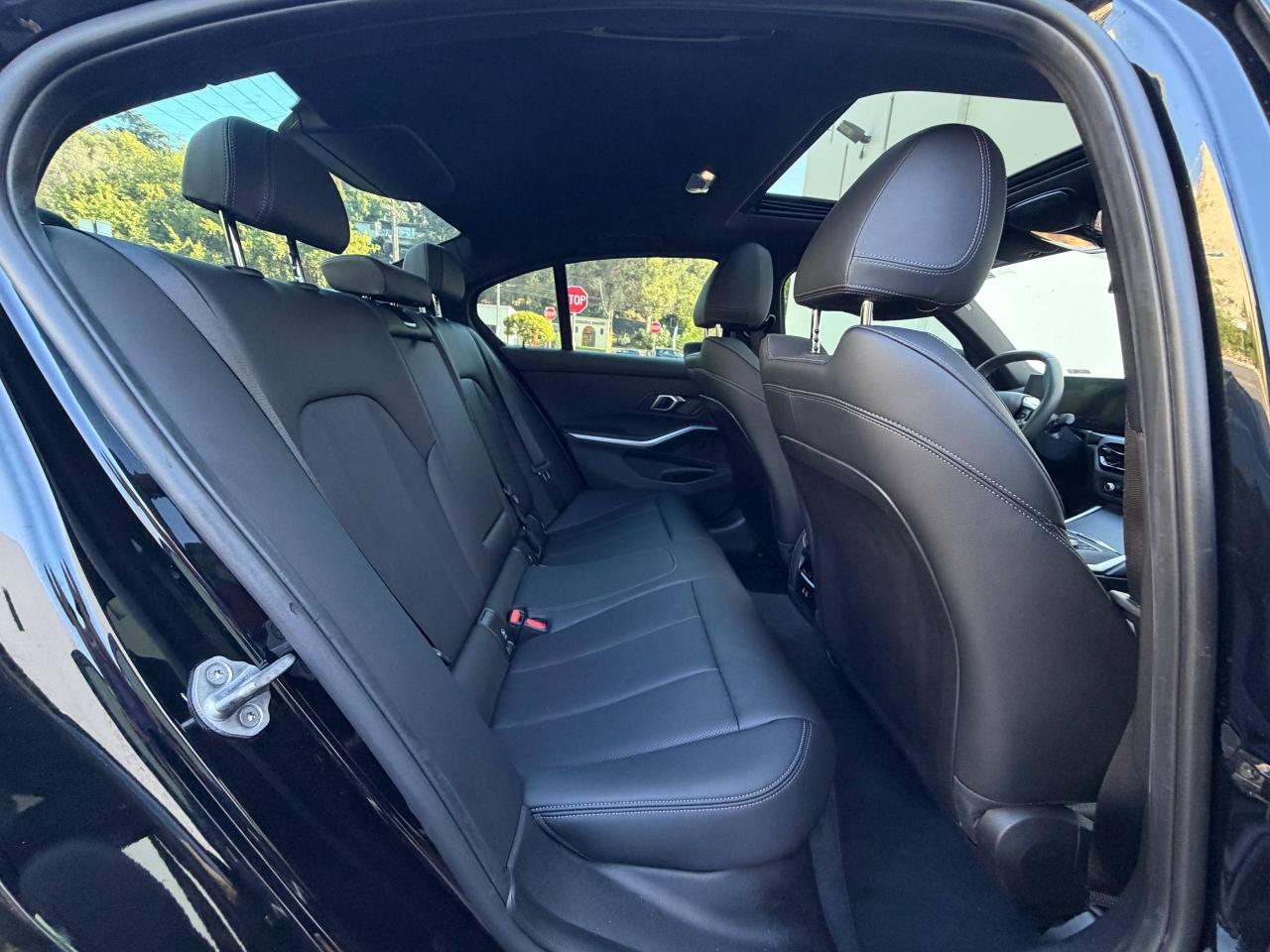 BMW 3-Series 330i 2025