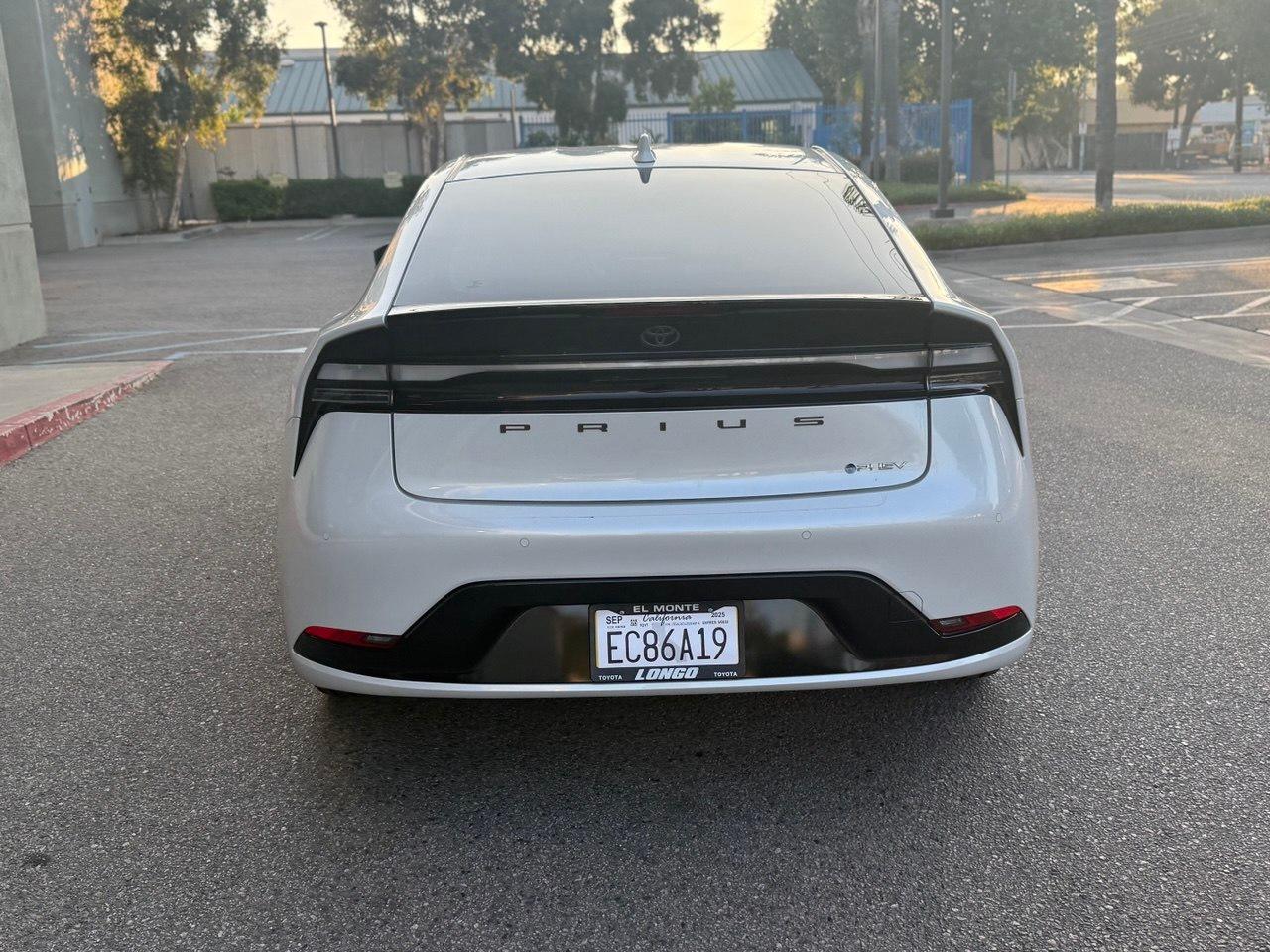 Toyota Prius Plug-In Hybrid SE 2025