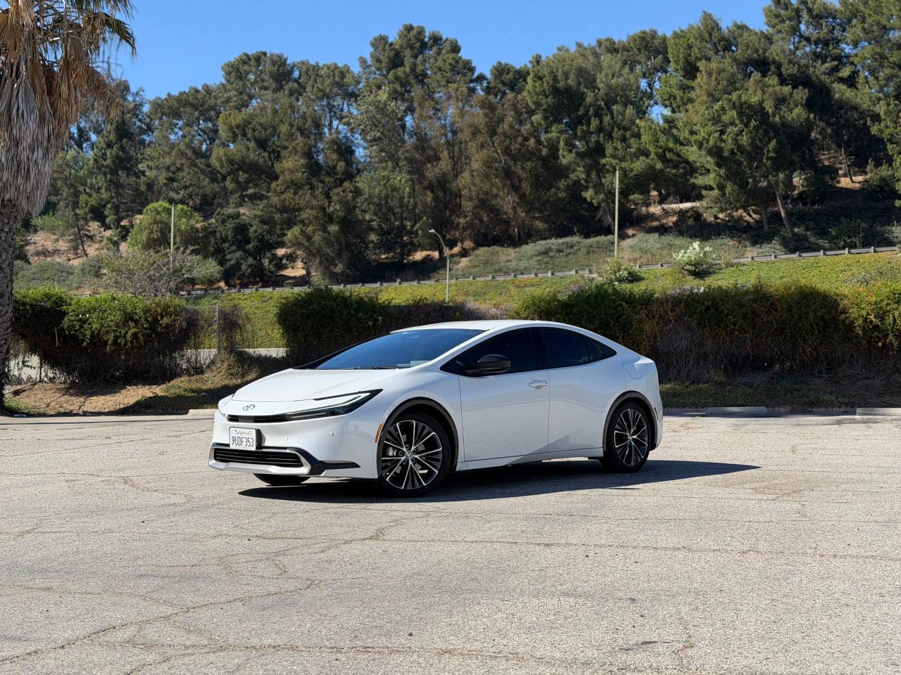 Toyota Prius Plug-In Hybrid SE 2025