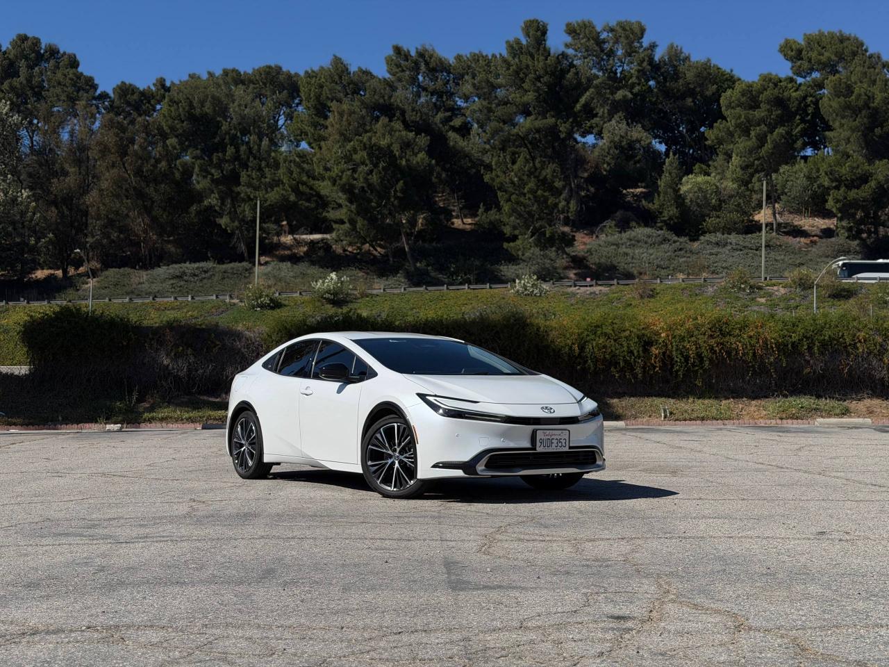 Toyota Prius Plug-In Hybrid SE 2025