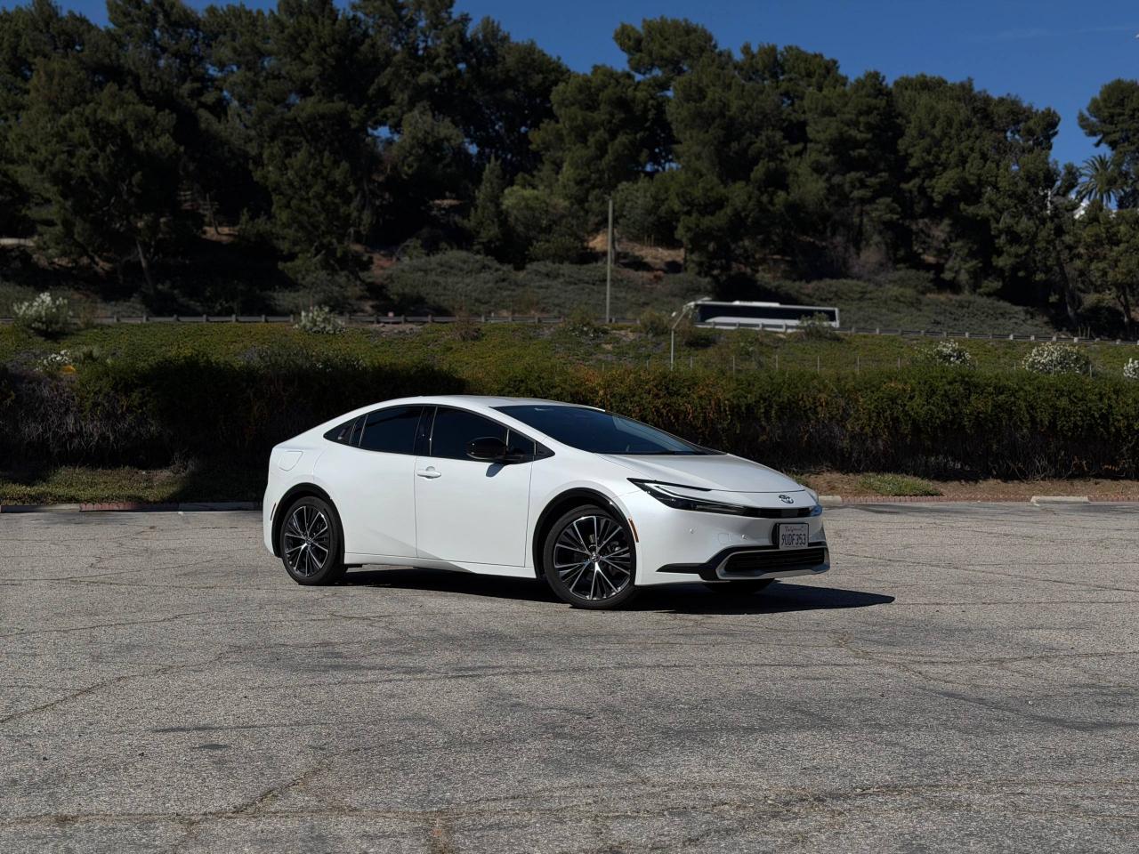 Toyota Prius Plug-In Hybrid SE 2025