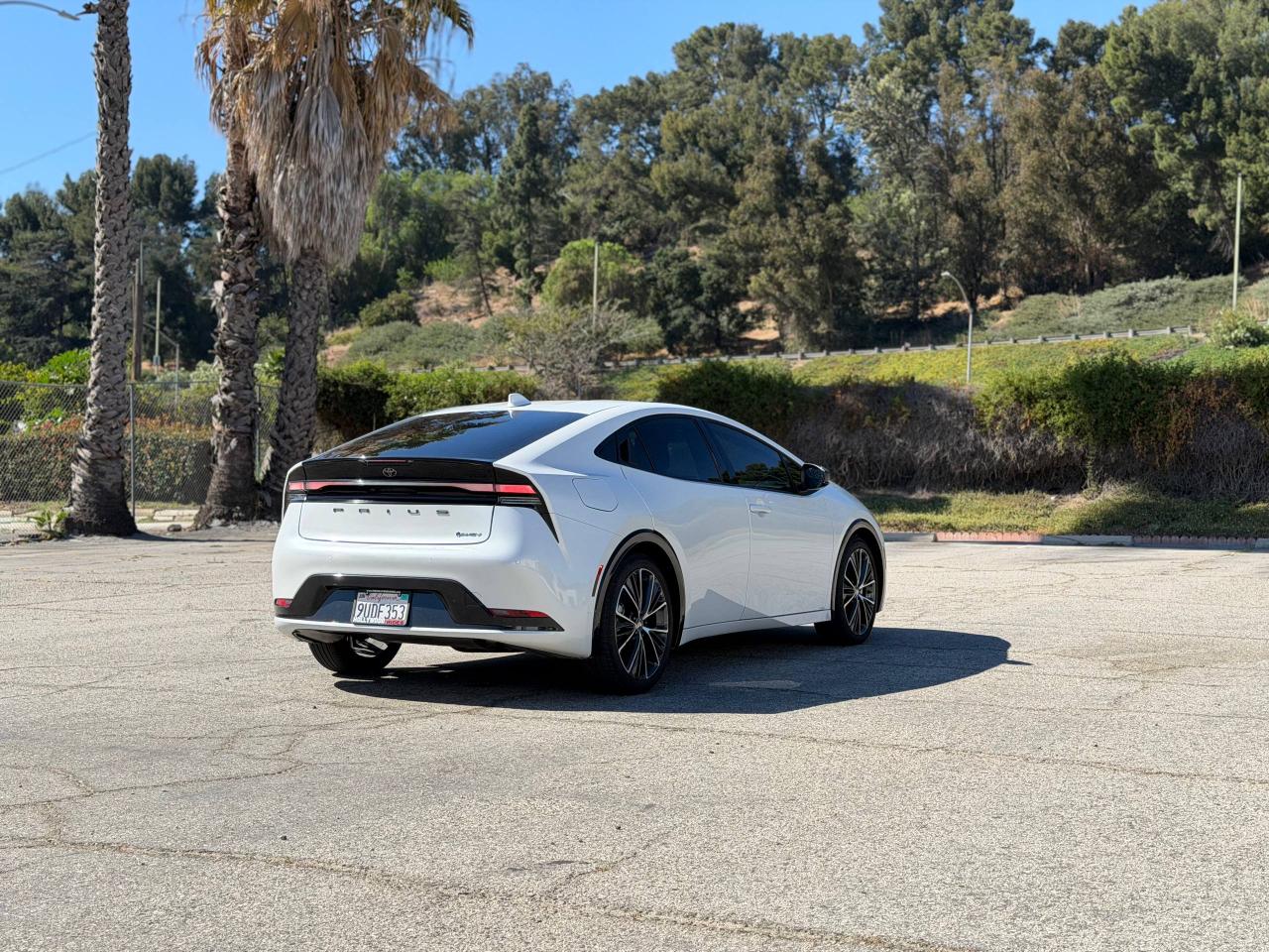 Toyota Prius Plug-In Hybrid SE 2025