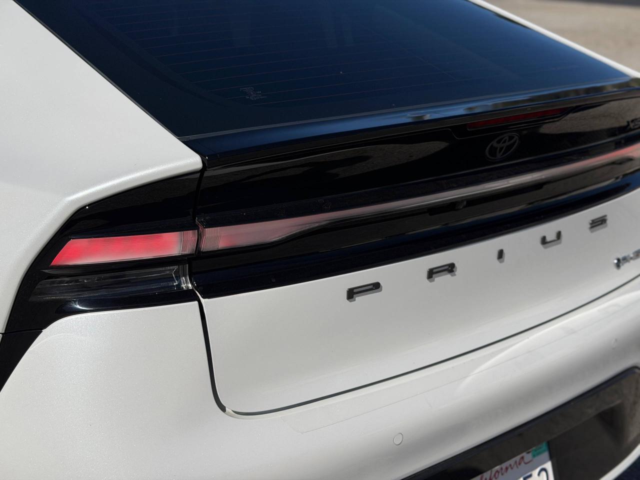 Toyota Prius Plug-In Hybrid SE 2025