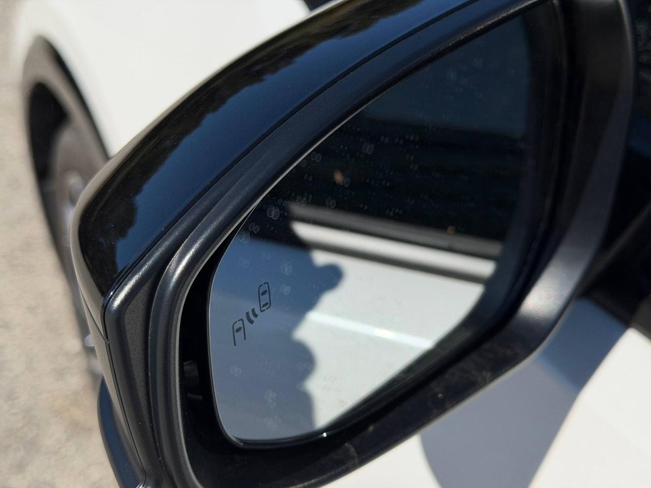 Toyota Prius Plug-In Hybrid SE 2025