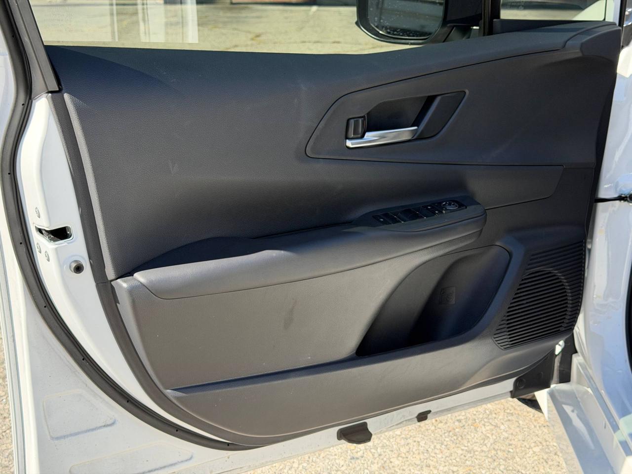 Toyota Prius Plug-In Hybrid SE 2025