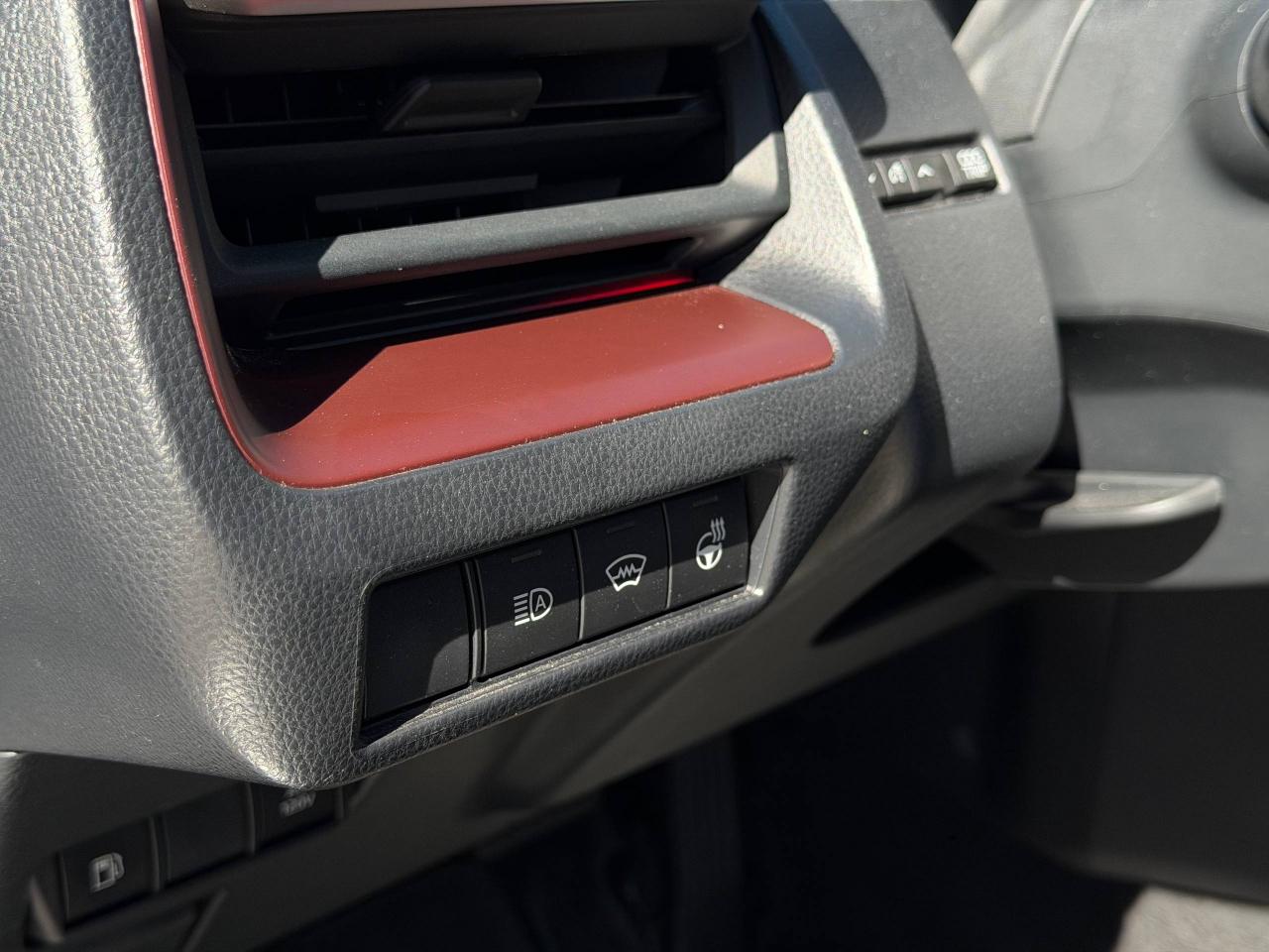 Toyota Prius Plug-In Hybrid SE 2025