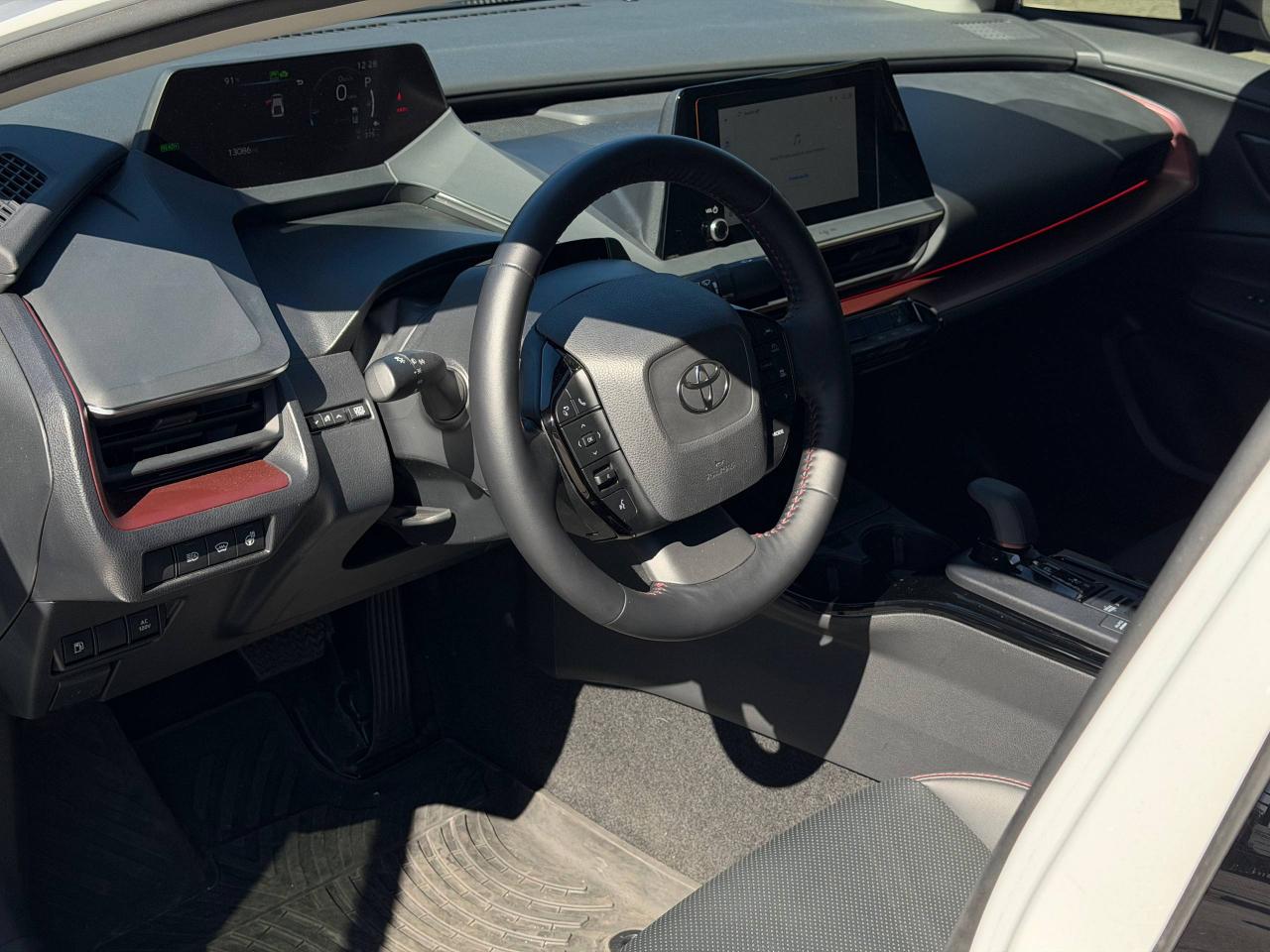 Toyota Prius Plug-In Hybrid SE 2025