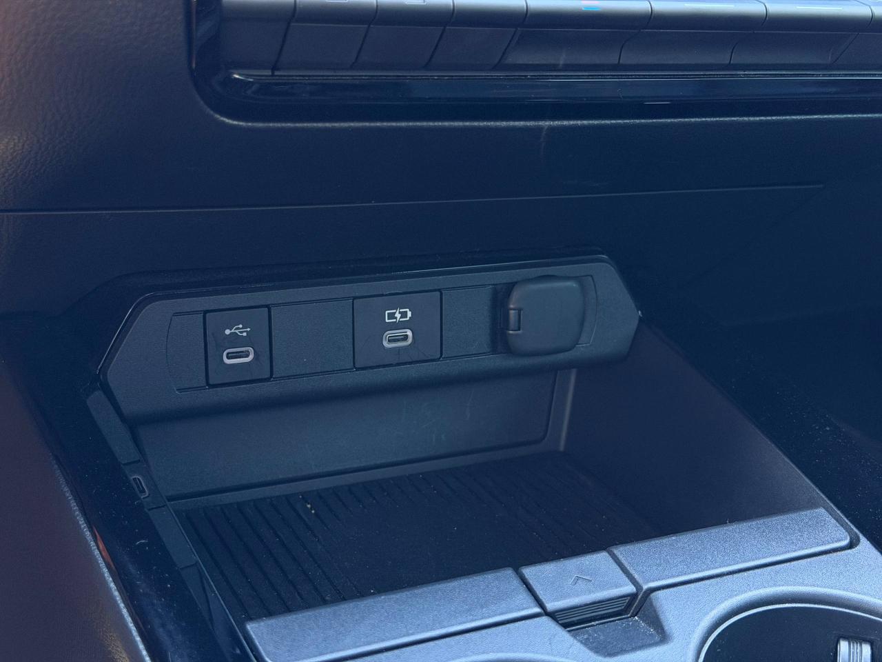 Toyota Prius Plug-In Hybrid SE 2025