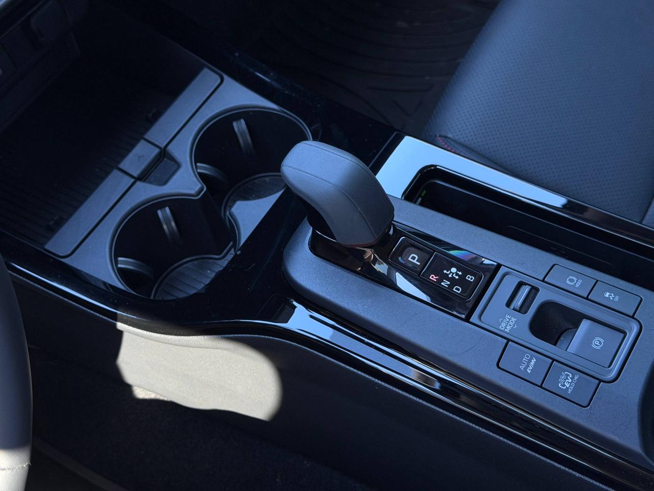 Toyota Prius Plug-In Hybrid SE 2025