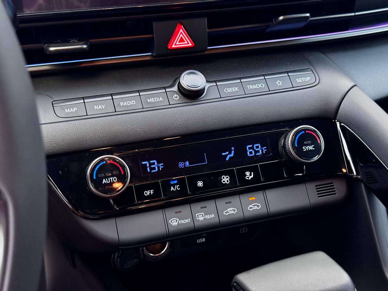 Hyundai Elantra Hybrid Blue 2025
