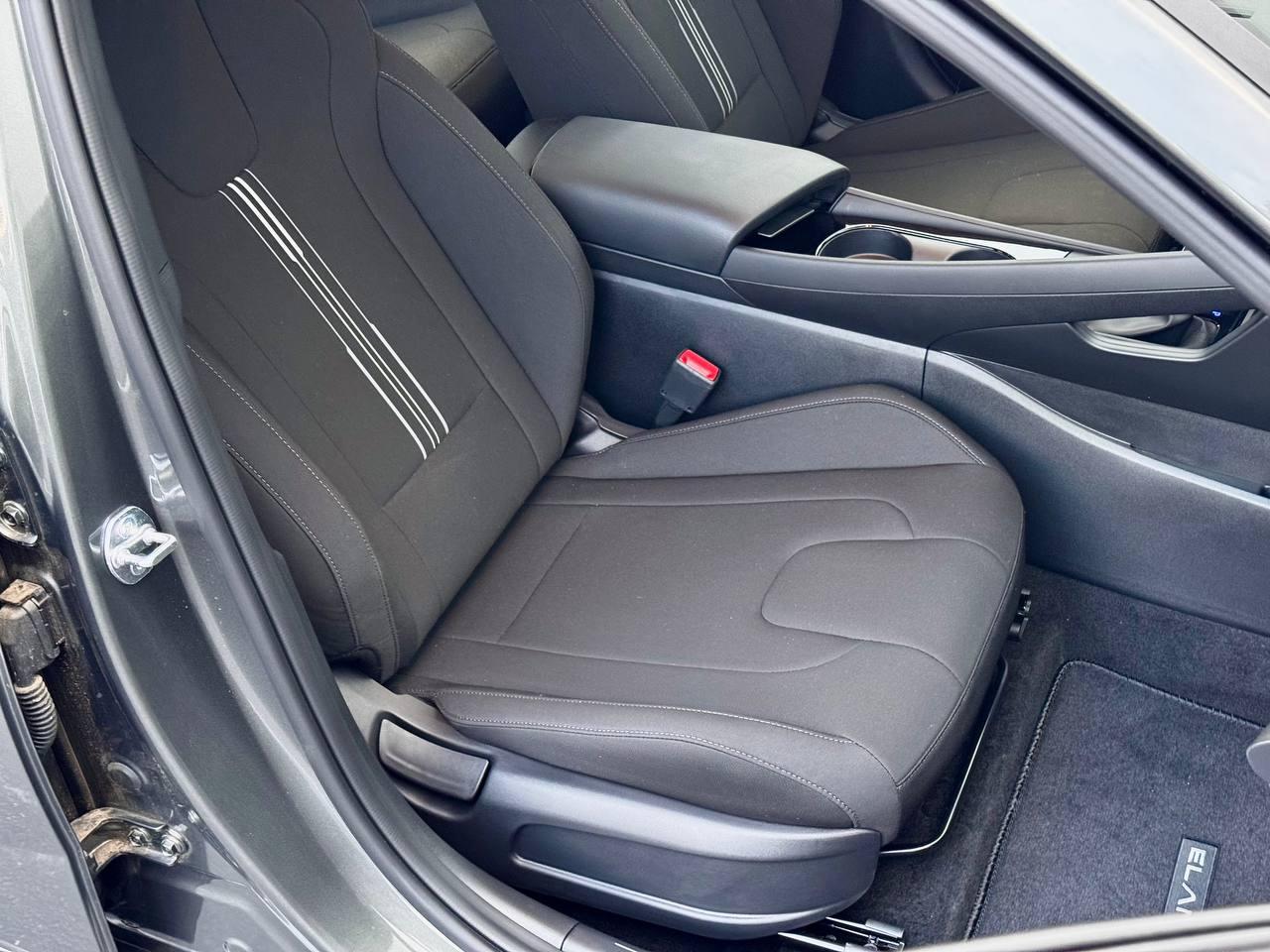 Hyundai Elantra Hybrid Blue 2025