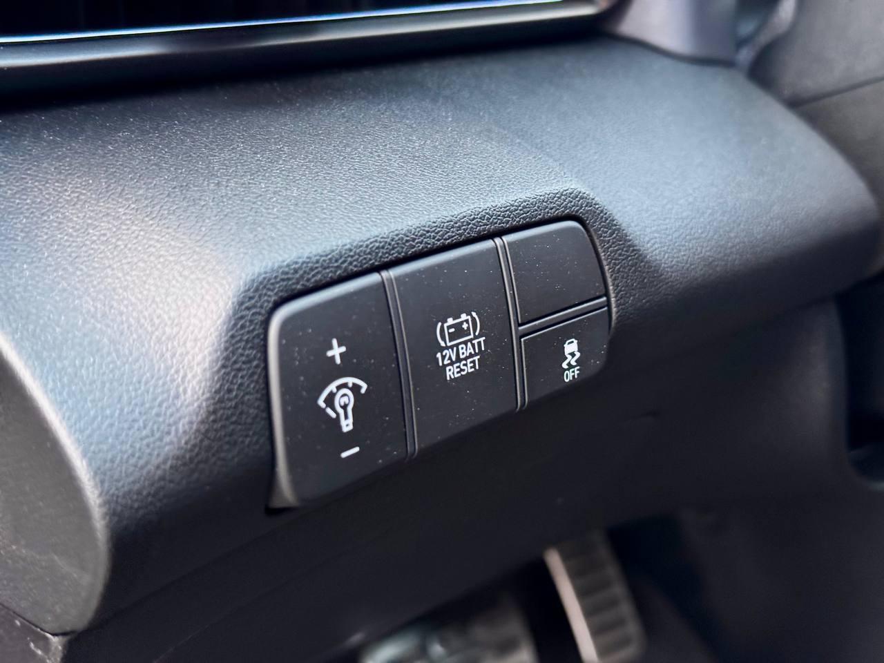 Hyundai Elantra Hybrid Blue 2025
