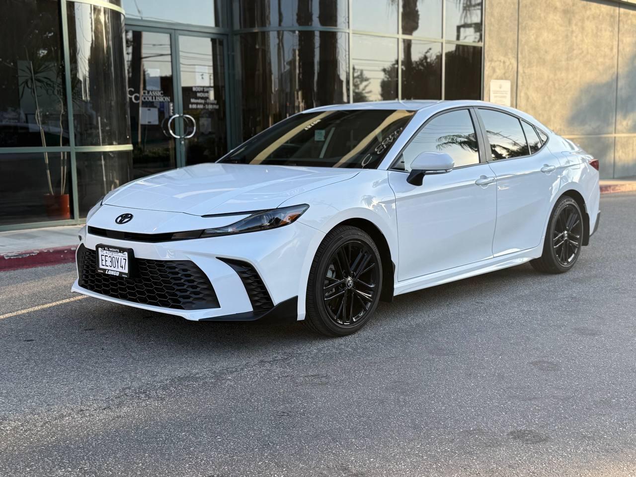 Toyota Camry Hybrid SE 2025