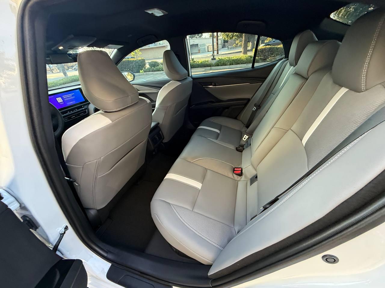 Toyota Camry Hybrid SE 2025